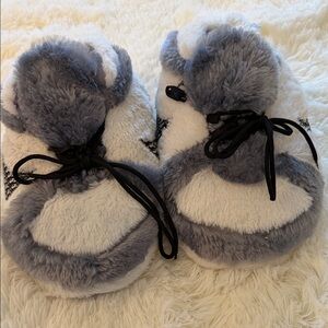 Amazon Essentials Fluffy Gray and White Kids Slippers sooooo cute!